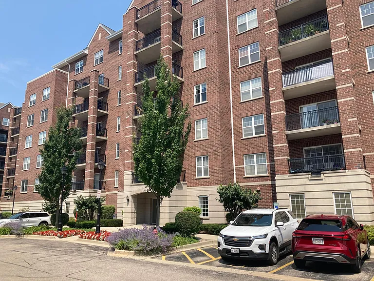 390 W Mahogany Ct #303 — Photo 1