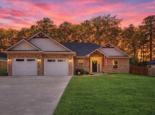 5606 Champions Dr, Lufkin, TX 75901