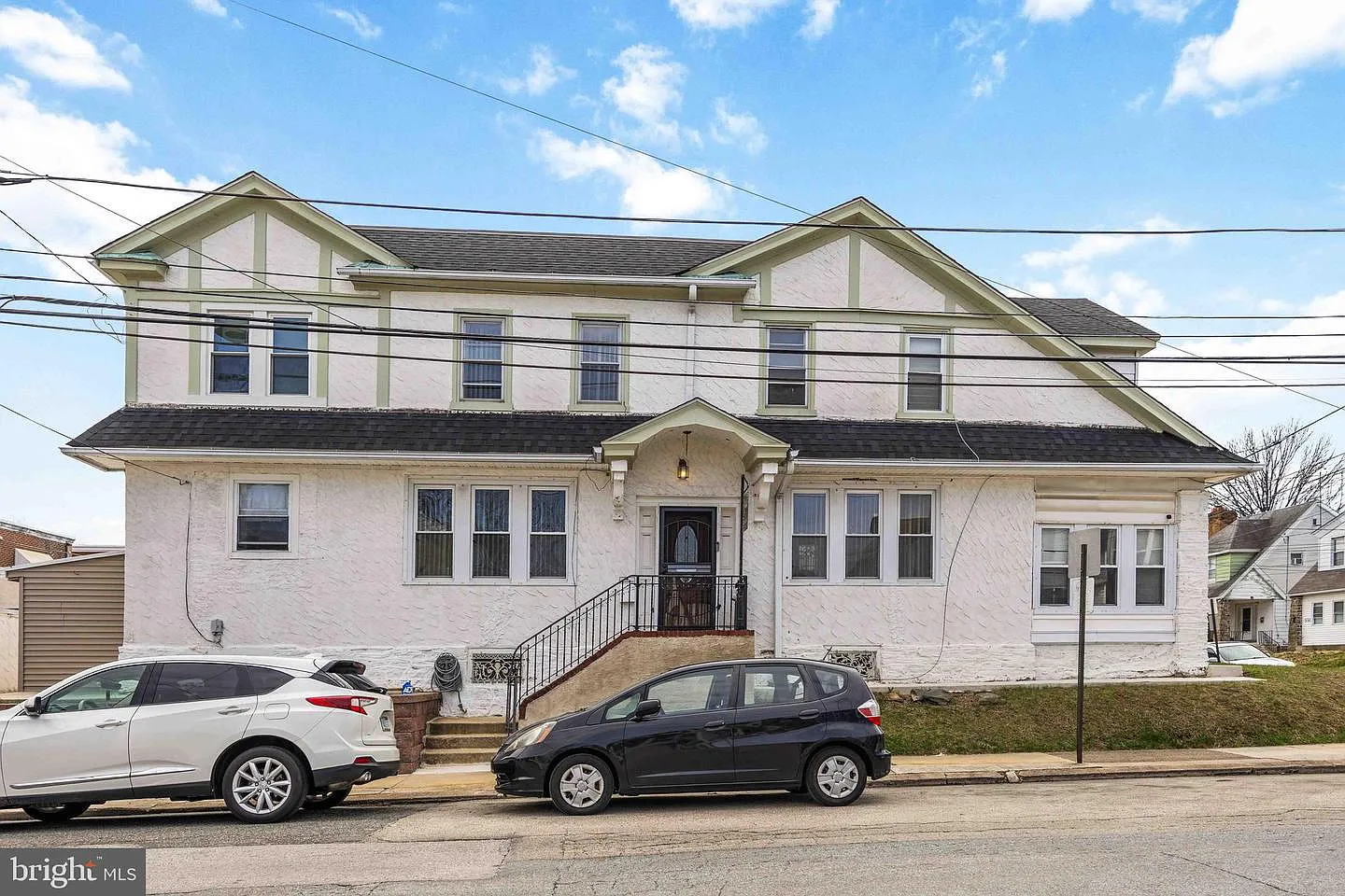 537 Elm Ave photo 1