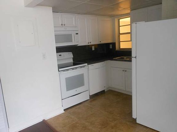 5th image of 850 NW 87th Ave APT 106