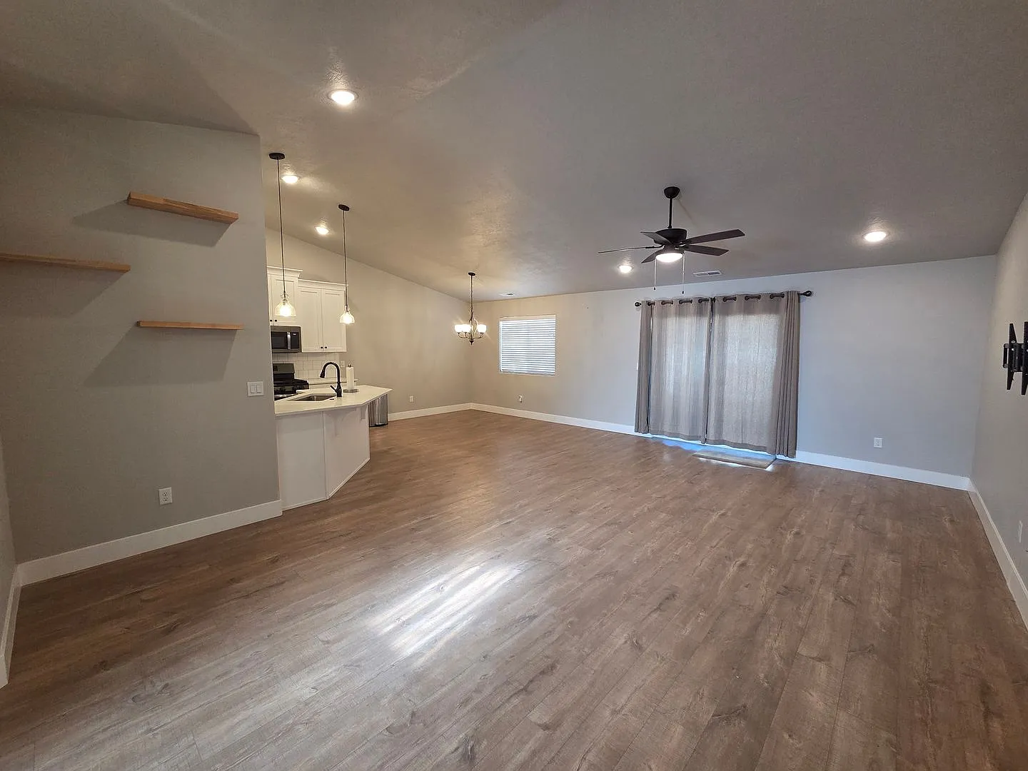 Room to Live, Space to Play 3 Bed Home with a Great Backyard — Photo 4