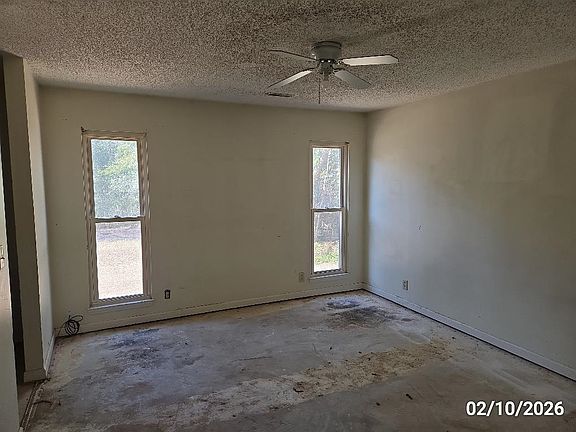 3rd image of 707 Lexington Ave.
