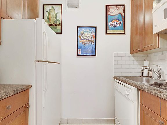 4th image of 159 W 53rd St APT 18A