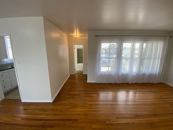 3rd image of 819 E Clara St