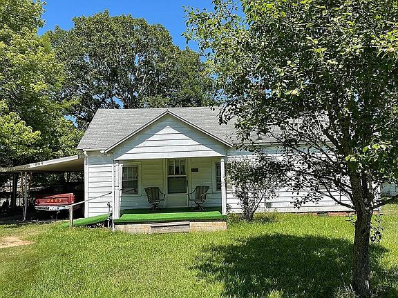 3rd image of 311 Torrington Rd