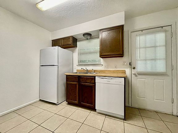 4th image of 107 1st St APT A