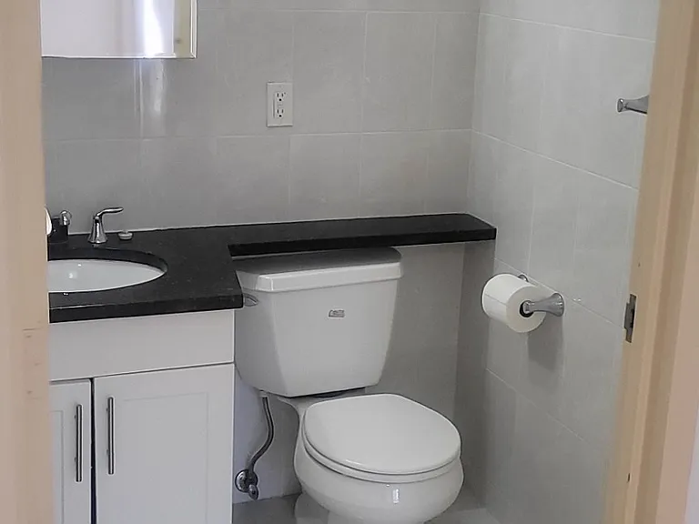 766 41st St #3D — Photo 10