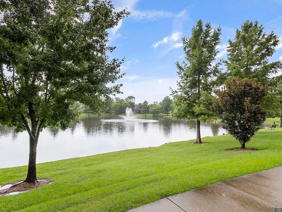 1st image of 809 Summer Breeze Dr APT 1202