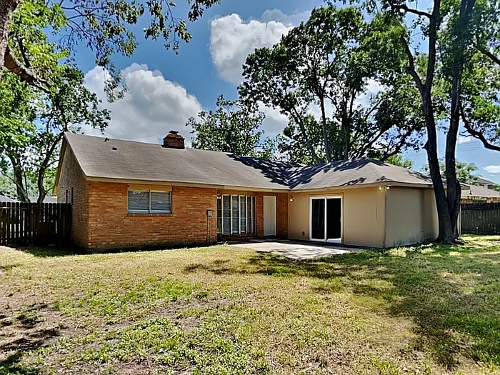 809 Lochmoor Ln — Photo 22