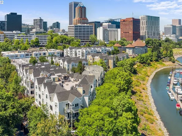 305 S Montgomery St APT 202, Portland, OR 97201