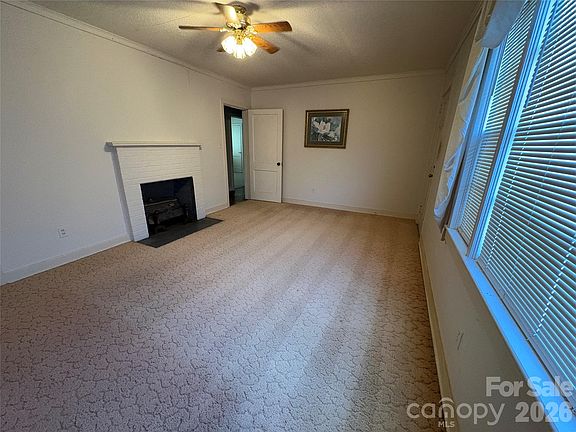 4th image of 968 Hampton Grace Ave