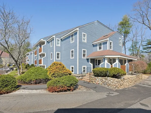 112 Heritage Dr #112, Northbridge, MA 01534