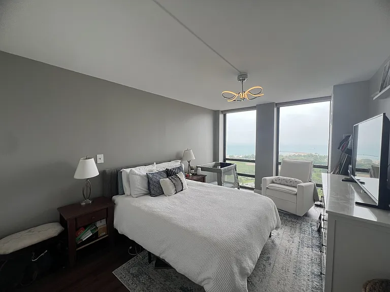 1660 N La Salle Dr #2405 — Photo 14