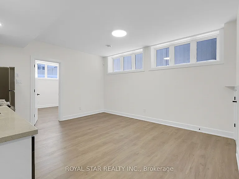 547 Mutual St #BASEMENT — Photo 15