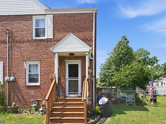 3rd image of 264 Donald Ave