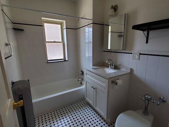 5th image of 11841 Lake Ave APT 9