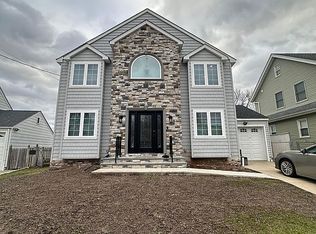 35 Surrey Ln, Clifton, NJ 07012