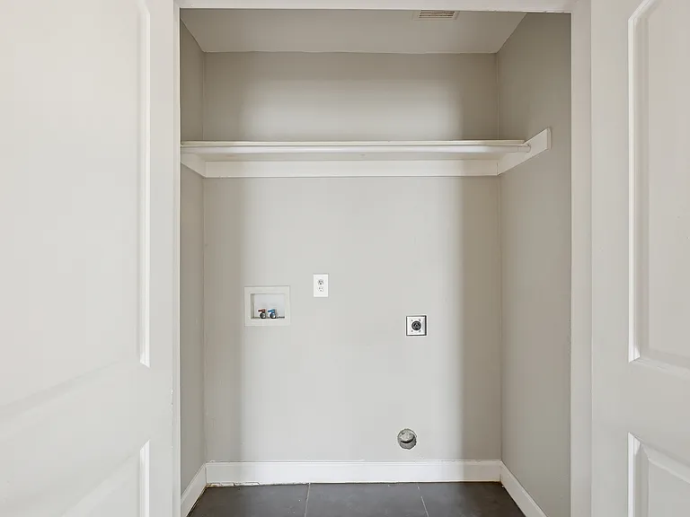512 Freeman Dr — Photo 12