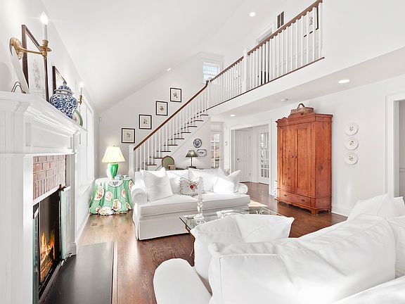4th image of 101 Meetinghouse Ln