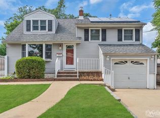 135 Summit Ave, Fords, NJ 08863