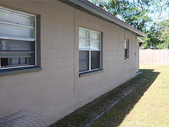 4th image of 343 48th Ave N