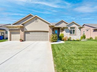1237 N High Park Dr, Derby, KS 67037