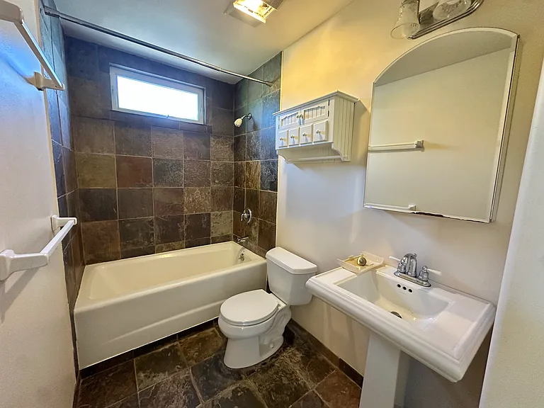 11 Hillview Ave — Photo 19
