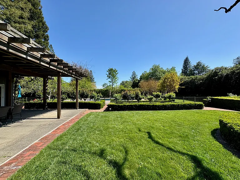 1701 Zinfandel Ln — Photo 26