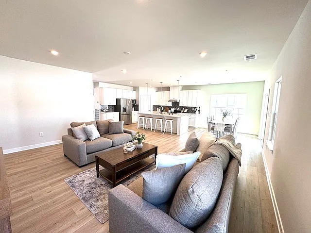 1504 Charlie St — Photo 14