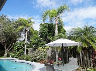 15601 S Roundtable Rd, Davie, FL 33331