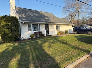 6 Thorney Avenue, Huntington Station, NY 11746