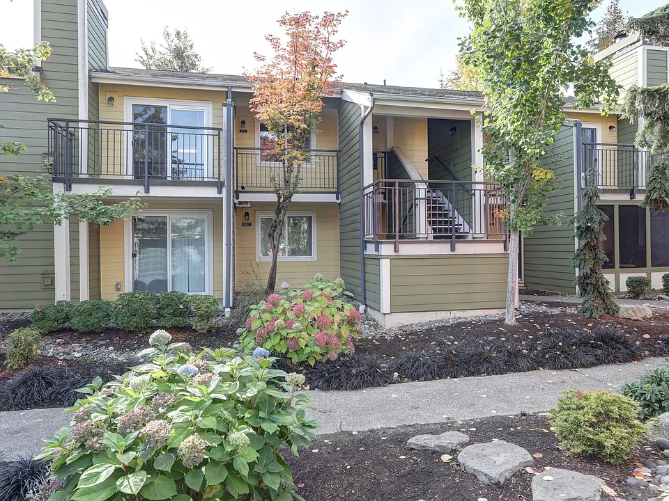 12607 SE 41st Pl #H207