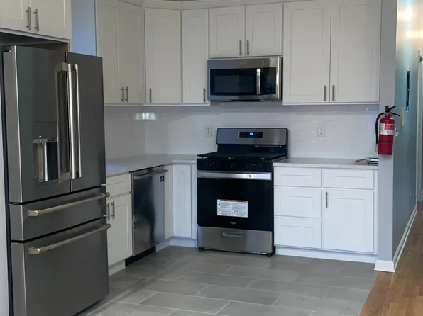 139 W 26th St, Bayonne, NJ 07002