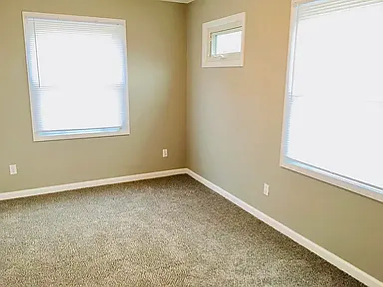 6474 N East Parkview St — Photo 6