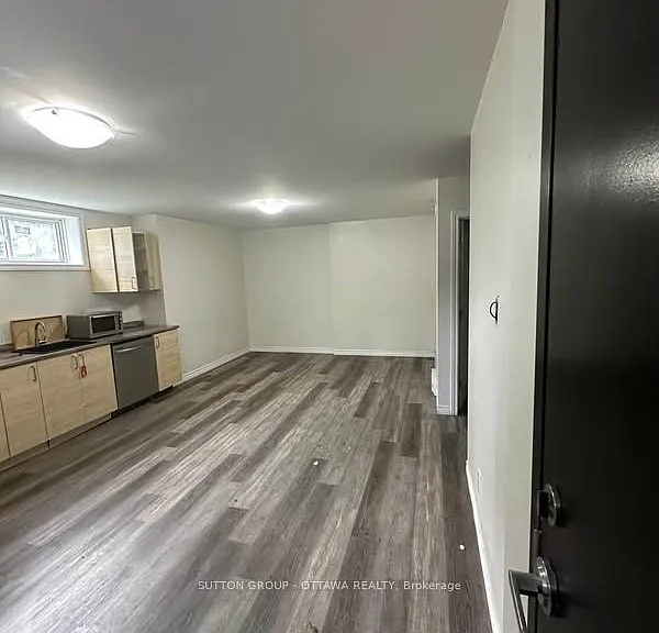 183 Presland Rd — Photo 1