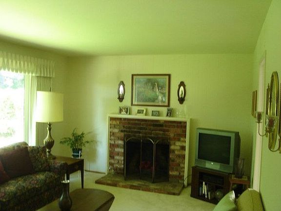 2nd image of 3472 Fleetwood Dr
