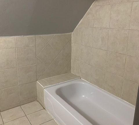 5th image of 364 Bruce Ave #3