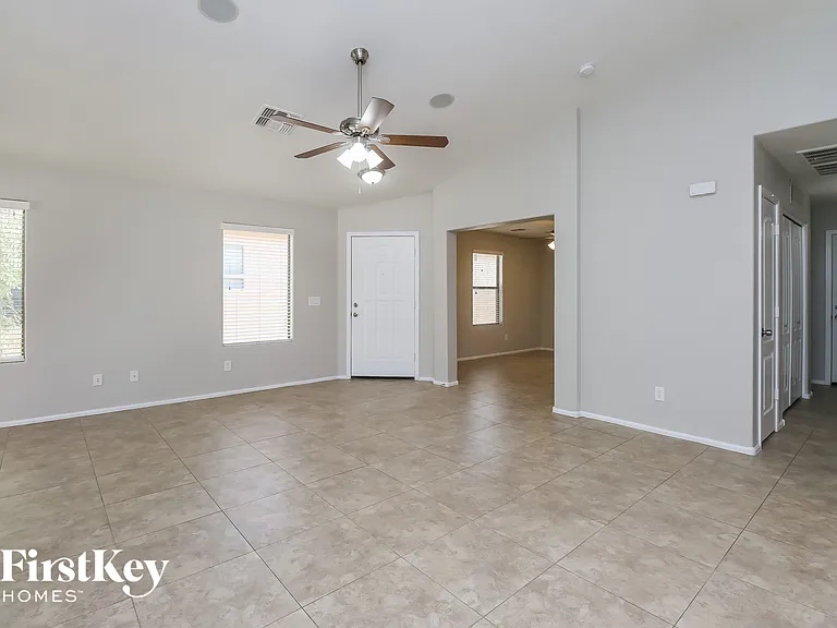 4186 E Aragonite Ln — Photo 3