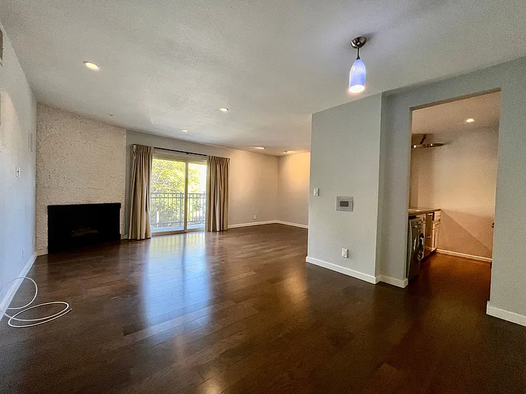 141 S Clark Dr #306 — Photo 3
