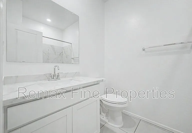 15543 W Desert Hollow Dr — Photo 23