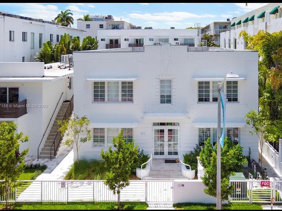 Luxury Upscale Condo in Art Deco District