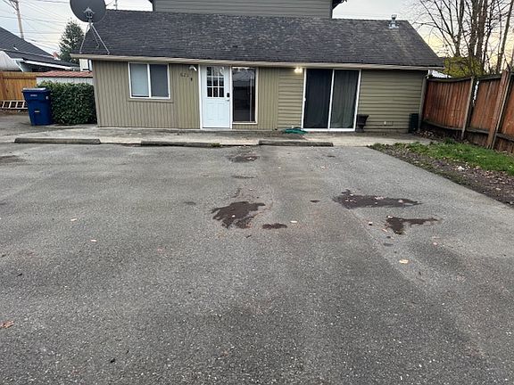2nd image of 621 Beach Ave Unit B
