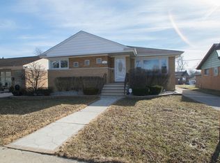 1925 Buckingham Ave, Westchester, IL
