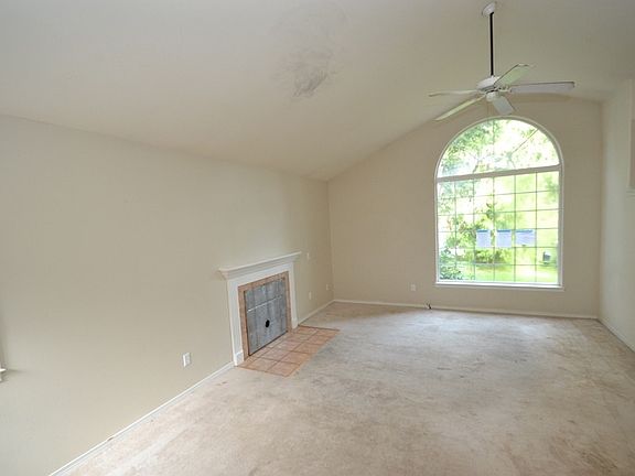 3rd image of 1648 Vine Maple Ln