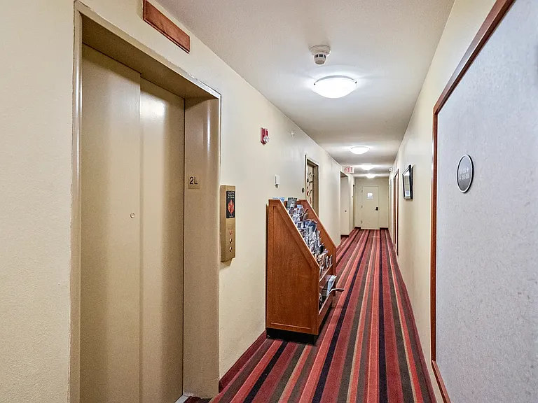 Fully-Furnished Units in Downtown Anchorage, AK | Anchorage Grand Apartments — Photo 9