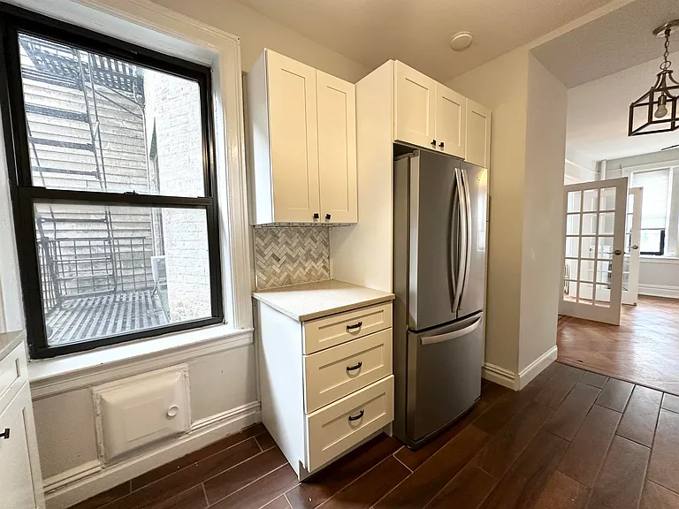 76 Romaine Ave #3-2F — Photo 3