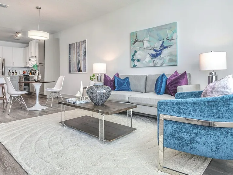Venice Isles Luxury Apartments — Photo 24