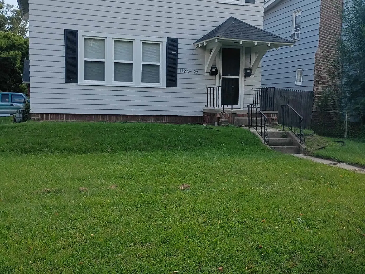 1427 Royalton - Lower — Photo 2