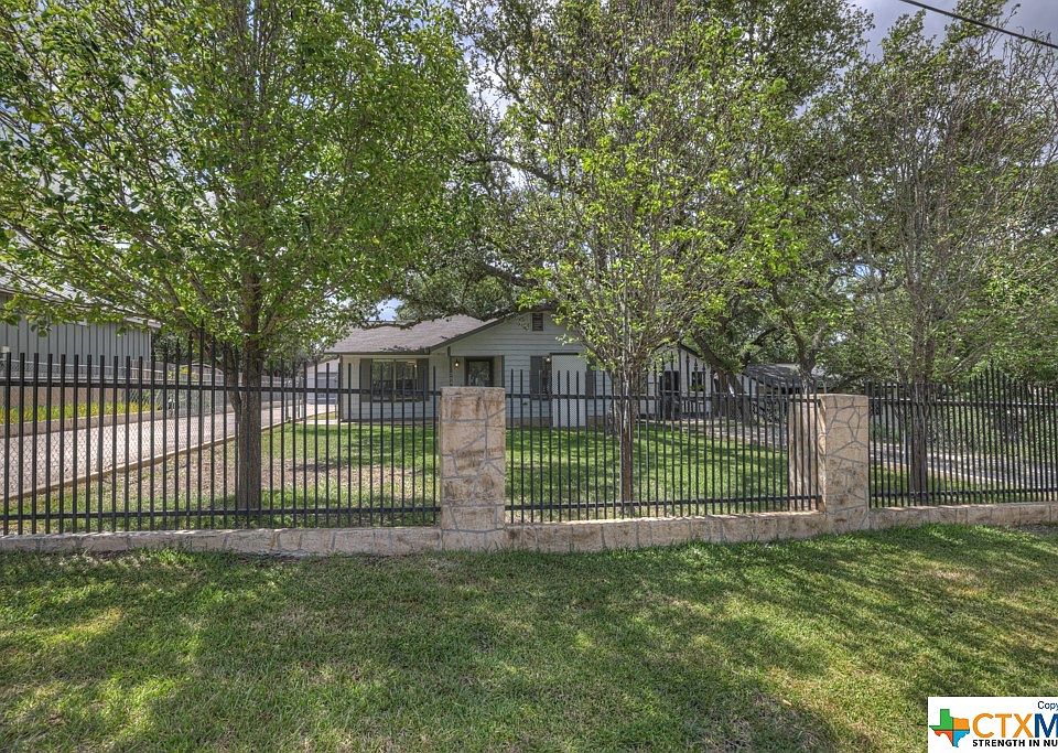 1st image of 752 Eastview Dr
