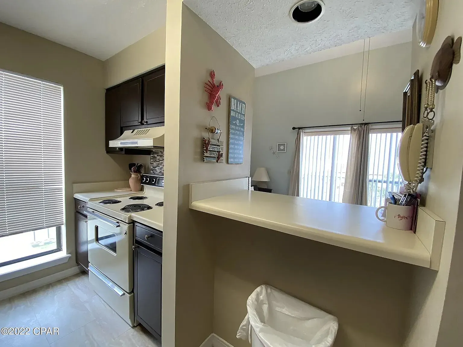 2 bed, 758 sqft, $1,800 — Photo 2